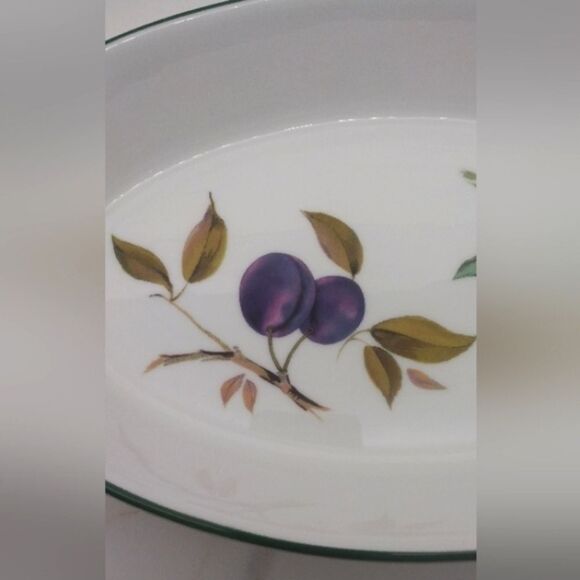 Royal Worcester England Evesham Vale Porcelain Oval Platter w/ Fruit Design - Picture 5 of 16